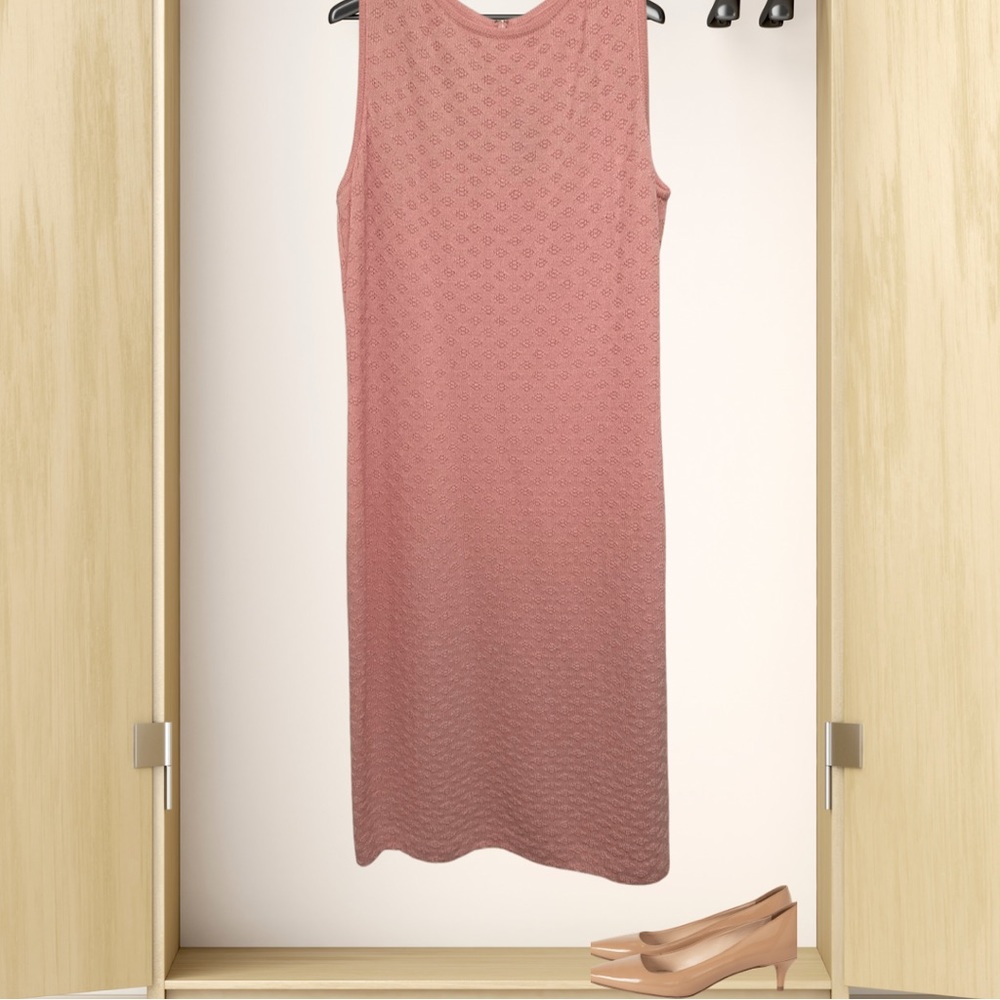 St. John Knit - Pink Sleeveless Roundneck Dress (size 10)